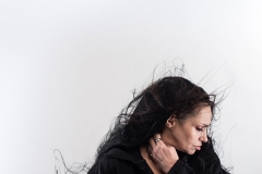 Portrait de Béatrice Dalle lors d'un film, photo de plateau